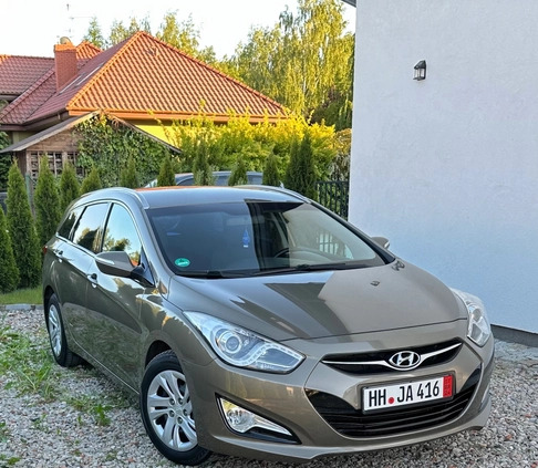 Hyundai i40 cena 38700 przebieg: 145300, rok produkcji 2014 z Swarzędz małe 301